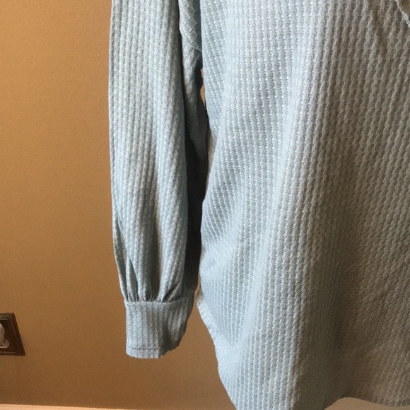 Women’s long sleeve v-neck top NWT   SIZE SMALL - Picture 4 of 11